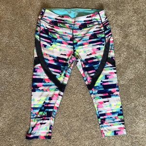 AVIA leggings Size Large with mesh detail